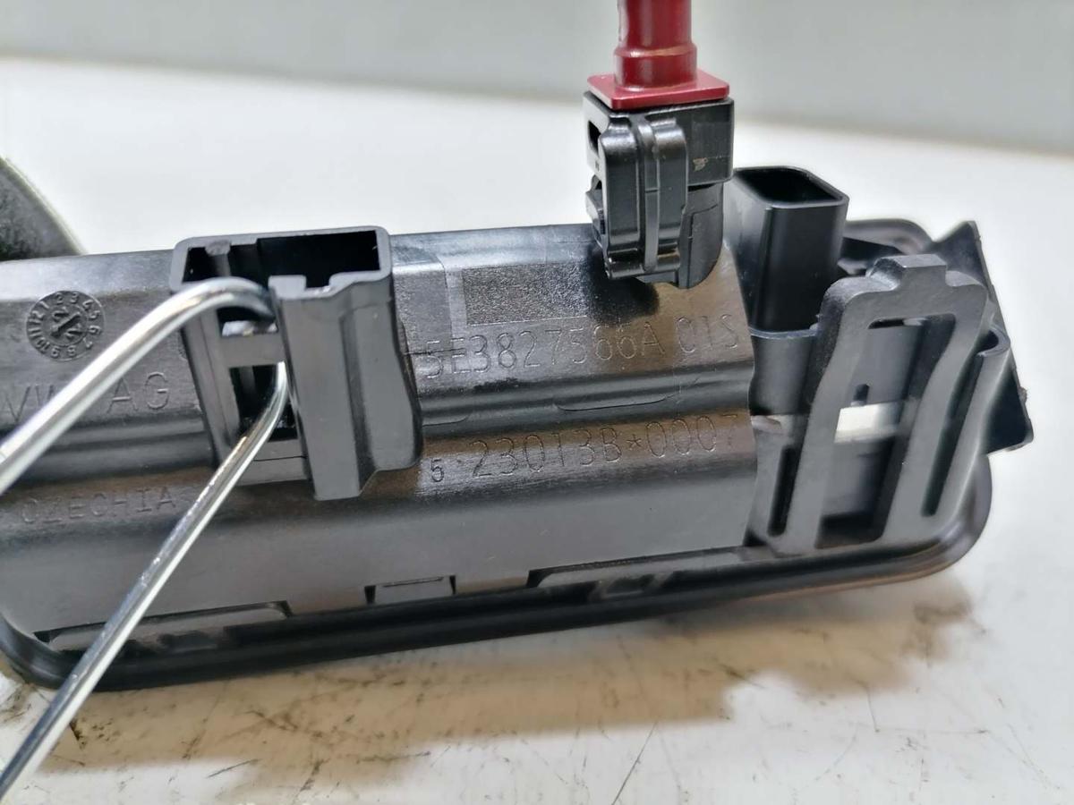 VW Passat B9 original Taster mit R&uuml;ckfahrkamera Heckklappe Kombi Bj.2024